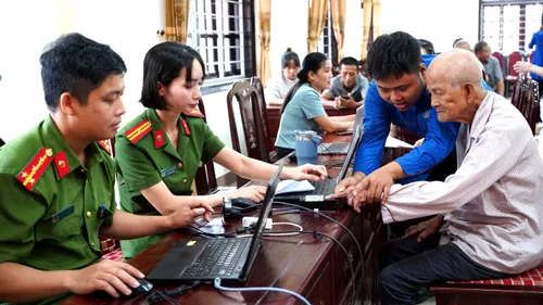 Tổ chức thu nhận mẫu sinh phẩm ADN thân nhân liệt sĩ tại phường Phú Bài, TP Huế