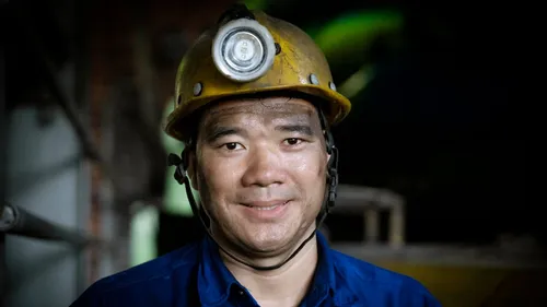 Anh Phạm Đình Duẩn (Công ty Than Vàng Danh) là 1 trong 10 công nhân được tuyên dương toàn quốc năm 2026. Ảnh: VINACOMIN