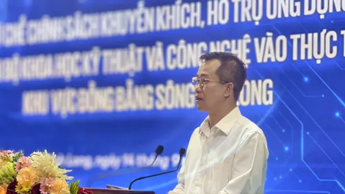 Phó Cục trưởng Cục Đổi mới sáng tạo Chu Thúc Đạt phát biểu tại hội thảo. Ảnh: TÍN HUY