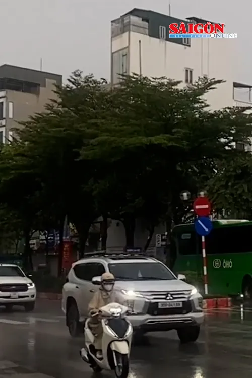 Bão số 4 có đường đi phức tạp và dị thường