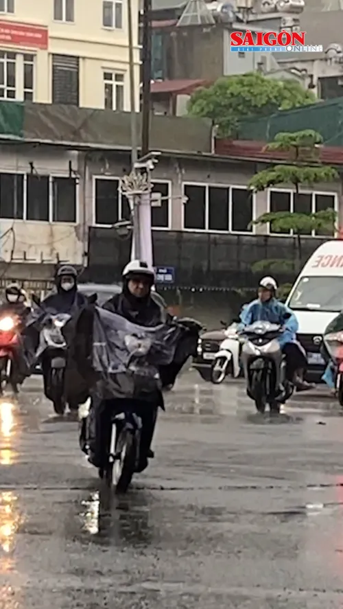 Theo Trung tâm Dự báo Khí tượng Thủy văn Quốc gia, trong ngày và đêm 13-7, mưa rào và dông tiếp diễn tại nhiều khu vực trên cả nước, tập trung từ Thanh Hóa đến TP. Huế, cao nguyên Trung bộ và Nam bộ.