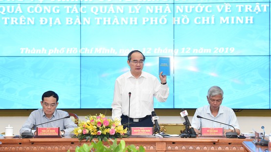 Bí thư Thành ủy TPHCM Nguyễn Thiện Nhân phát biểu tại Hội nghị về nâng cao hiệu quả công tác quản lý nhà nước về trật tự xây dựng trên địa bàn TPHCM. Ảnh: VIỆT DŨNG