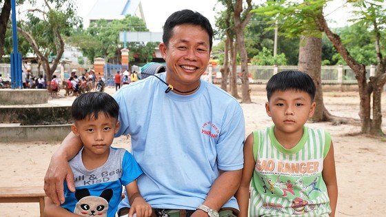 Niềm vui đến trường ở xóm Việt kiều