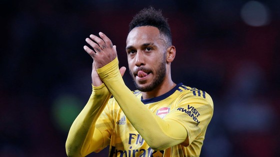 Aubameyang ghi cột mốc 7bàn thắng trong 7 trận đầu mùa.