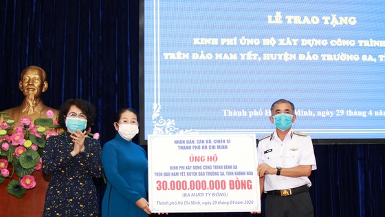 Góp sức xây bệnh xá đảo Nam Yết