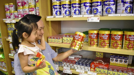 Người tiêu dùng có thể mua sữa bột “Dielac Grow Plus có tổ yến” tại các cửa hàng và trang thương mại điện tử Giấc mơ sữa Việt của Vinamilk