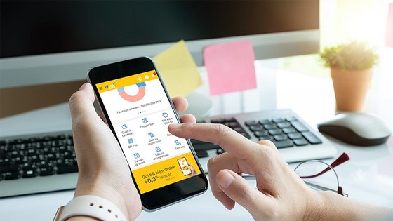 PVcomBank là nhà băng tặng lãi suất khủng nhất hiện nay khi cộng tới 0,3% lãi suất cho khách hàng khi gửi tiết kiệm online
