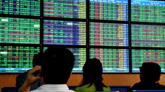 Nhóm trụ giúp VN Index tăng chạm mốc 1.000 điểm