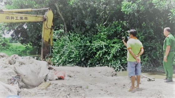 Lực lượng chức năng tỉnh Tây Ninh phát hiện vụ chôn lấp hơn 100 bao rác thải y tế trái phép