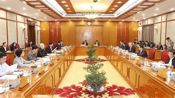 Politburo reviews 10-year implementation of resolution on social policies