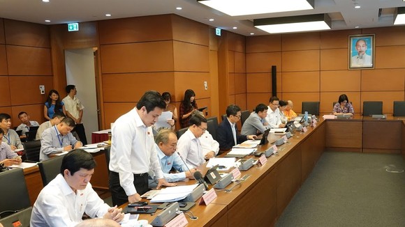 Đoàn TPHCM thảo luận chiều 22-10