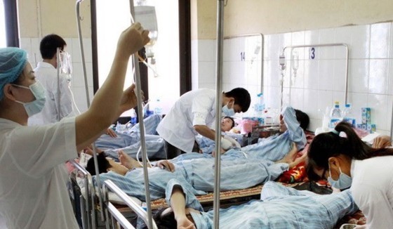 More dengue cases are admited in hospitals in Dak lak Province (Photo: SGGP)
