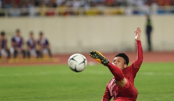 Midfielder Nguyen Quang Hai opened the score for Vietnam
