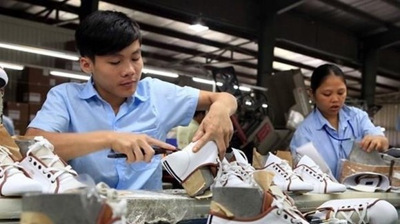 Vietnam is expected to have a 5.1 percent increase in salary in 2020 (Photo: VNA)