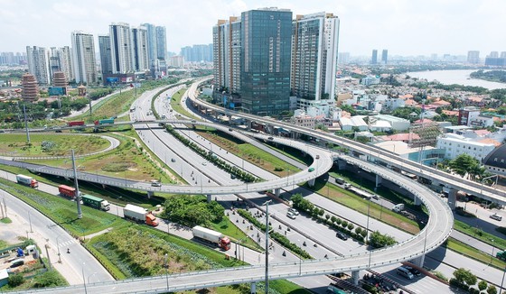 Hanoi Highway and Cat Lai intersection