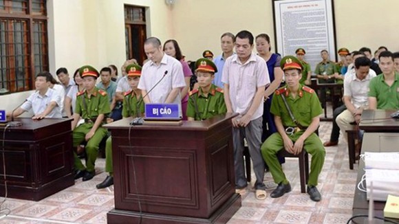 Tòa xử vụ án gian lận điểm thi ở Hà Giang- Nhiều nhân chứng “VIP” vắng mặt