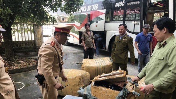 Tang vật thu giữ từ ô tô U2 - 4429 