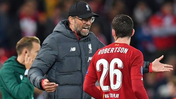 HLV Jurgen Klopp nổi nóng ở lượt đi, lần này các hậu vệ Liverpool phải làm tốt hơn. Ảnh: Getty Images