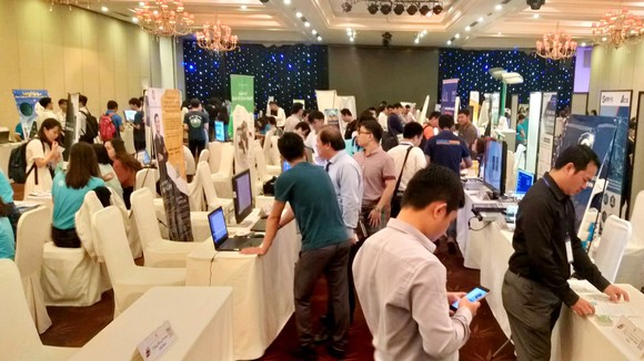 Các gian hàng được trưng bày tại WHISE 2019. Ảnh: Đangcongsan