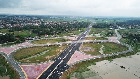Dự án cao tốc Bắc-Nam: Tránh núp bóng nhà đầu tư nội