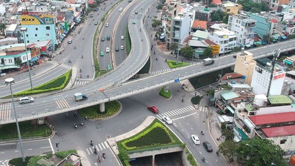 Hầm chui đường Nguyễn Hữu Cảnh. Ảnh: CAO THĂNG