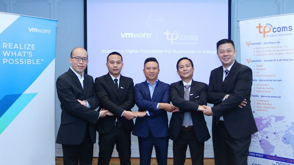 VMware và Tpcoms hợp tác để thúc đẩy hành trình chuyển đổi lên đám mây của DN Việt Nam.
