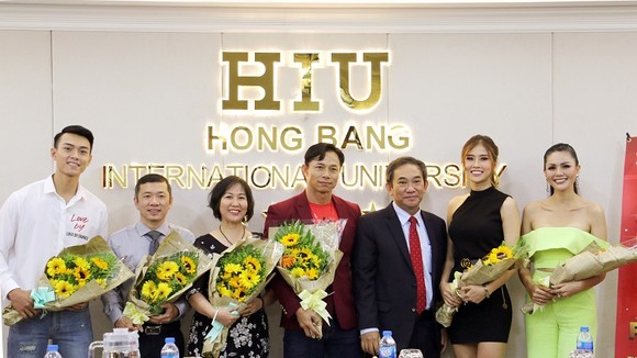 Cuộc thi Ngôi sao Fitness sinh viên TPHCM mở rộng 2020 lần 2 đã được khởi động vào sáng 15-10. Ảnh: Anh Trần