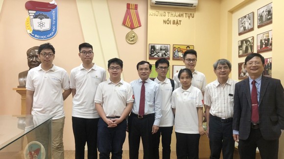Đội tuyển Việt Nam dự thi Olympic Toán học quốc tế 2020