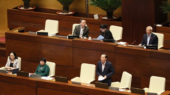 Quốc hội họp chiều 23-10. Ảnh: QUANG PHÚC