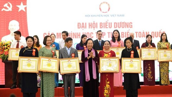 Biểu dương các mô hình học tập tiêu biểu toàn quốc giai đoạn 2016 - 2020