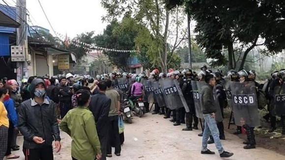 Public security officers secure the scene on January 9 (Photo: VNA)