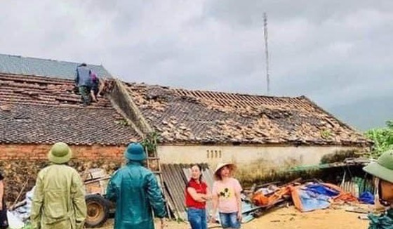 Storm Noul blows roofs off 22,000 houses in central region (Photo: SGGP)