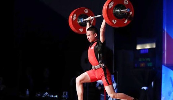 Vietnamese weightlifter Do Tu Tung sets youth world record