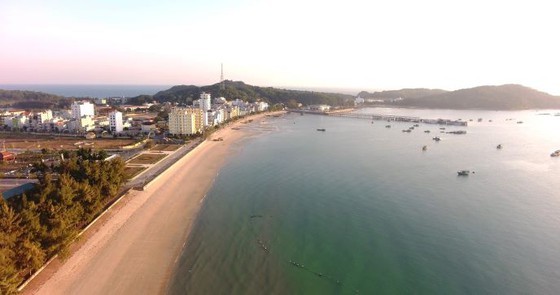 Co To has beautiful beaches