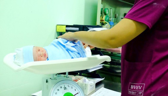 Bé trai chào đời tại Bệnh viện Hùng Vương