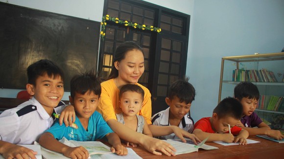 Đưa trẻ em mồ côi vùng núi về với ngôi nhà ấm áp