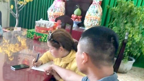 Ngành chức năng làm việc với chủ tài khoản Facebook đăng tin sai sự thật về virus corona.