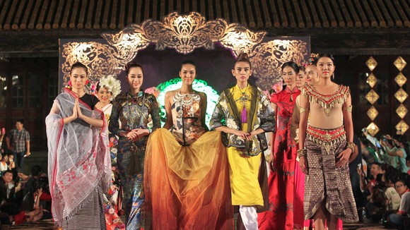 Hàng ngàn nghệ sĩ, diễn viên trong và ngoài nước đã đăng ký tham dự Festival Huế 2020 