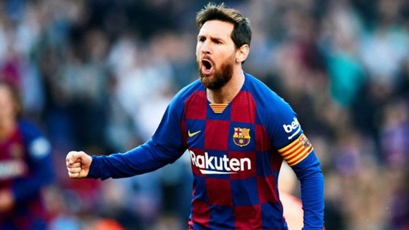 Lionel Messi bùng nổ đưa Barca trở lại ngôi đầu.