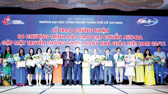 Nhiều chương trình đào tạo của trường đạt chuẩn kiểm định quốc tế và khu vực ASEAN