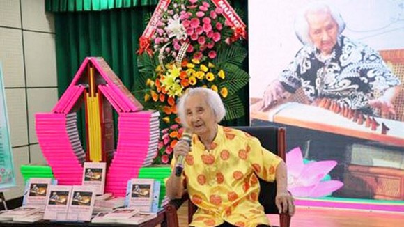 Nhạc sư Nguyễn Vĩnh Bảo. Ảnh: NGUYỆT ÁNH