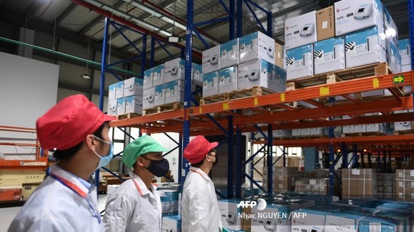 Hình ảnh máy thở của Vingroup trên AFP, Bloomberg, Reuters gây sốt