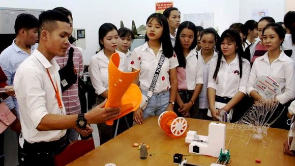 Nhiều sinh viên tốt nghiệp ĐH Trà Vinh được giới thiệu việc làm.