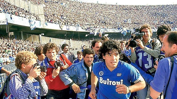 Huyền thoại Diego Maradona và những tháng năm lẫy lừng ở thành Naples