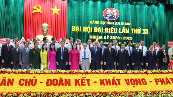 Các đại biểu tham dự phiên họp trù bị vào chiều 23-8