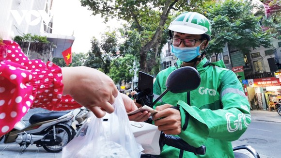 Loại hình kinh doanh online bùng nổ thời hậu Covid-19. (Ảnh: Hà Nguyên)