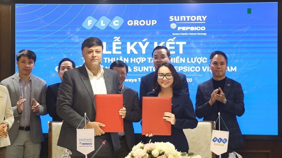 Lễ ký kết thỏa thuận hợp tác chiến lược giữa Tập đoàn FLC và Suntory PepsiCo Vietnam