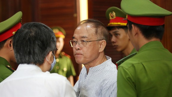 HĐXX tuyên phạt ông Nguyễn Thành Tài 8 năm tù giam, sáng 20-9-2020. Ảnh: DŨNG PHƯƠNG