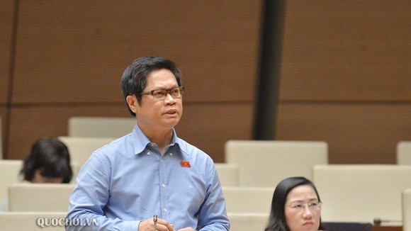 ĐB Vũ Tiến Lộc (Thái Bình) nhận định: “Quốc hội đang bàn về PPP ở thời điểm 100 năm có một"