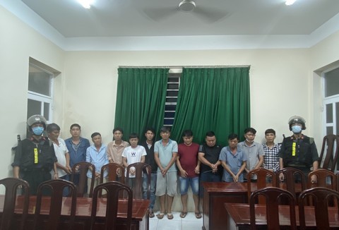 Nhóm đối tượng tại cơ quan công an